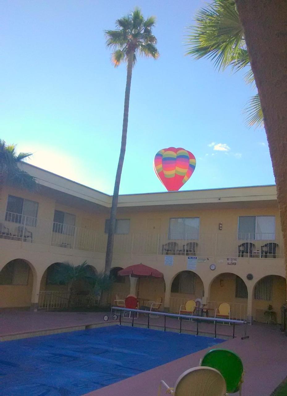 לייק הבאסו סיטי Hidden Palms Resort & Condominiums מראה חיצוני תמונה