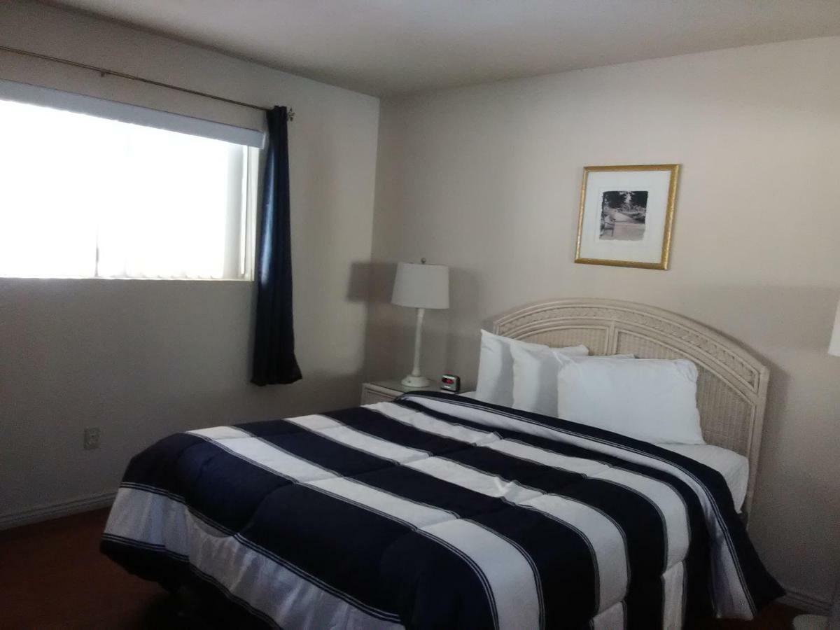 לייק הבאסו סיטי Hidden Palms Resort & Condominiums מראה חיצוני תמונה